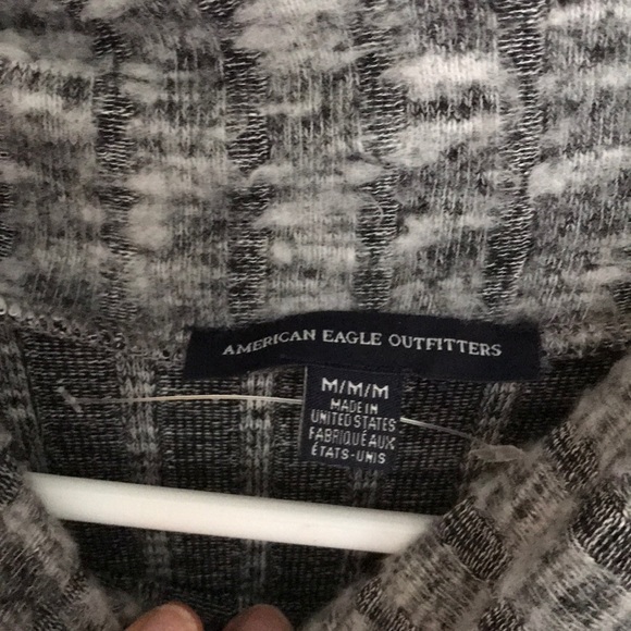 American Eagle turtleneck sweater - Picture 4 of 5